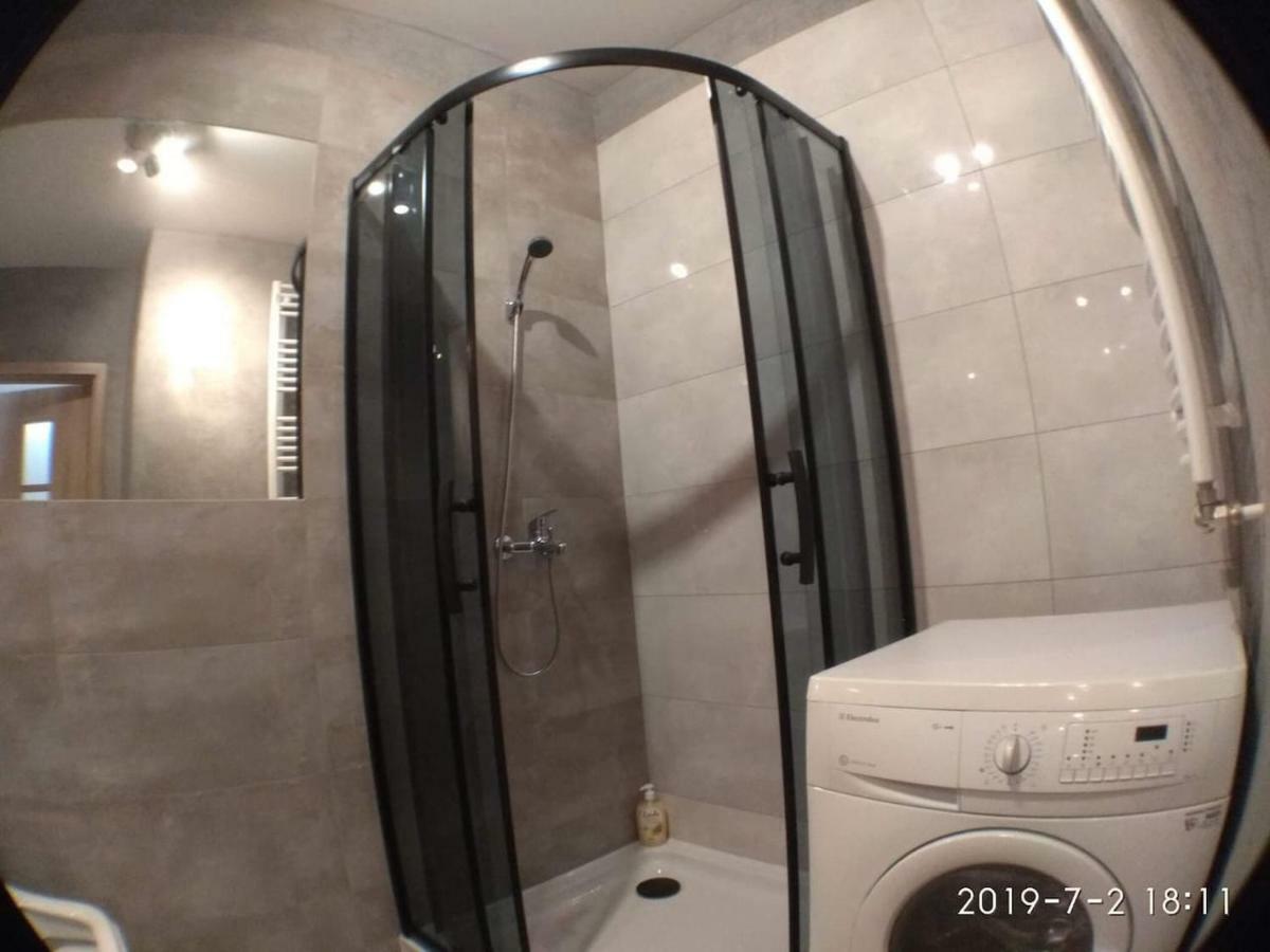 1110 Smialego 39 - Tanie Pokoje W Apartamencie - Samodzielne Zameldowanie - Self Check In Poznań Extérieur photo