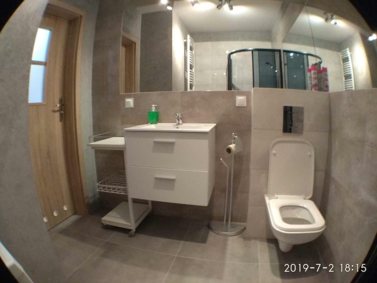 1110 Smialego 39 - Tanie Pokoje W Apartamencie - Samodzielne Zameldowanie - Self Check In Poznań Extérieur photo