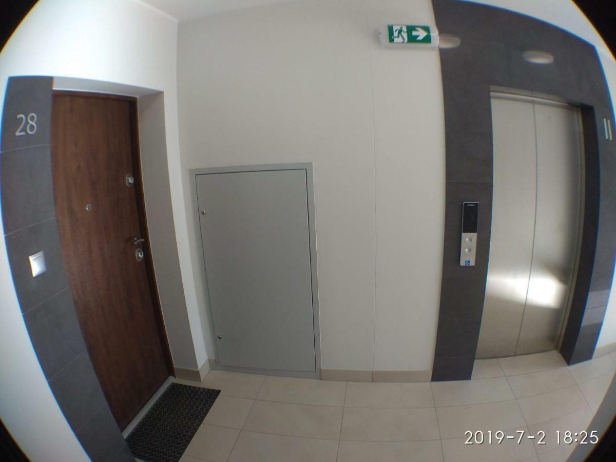 1110 Smialego 39 - Tanie Pokoje W Apartamencie - Samodzielne Zameldowanie - Self Check In Poznań Extérieur photo